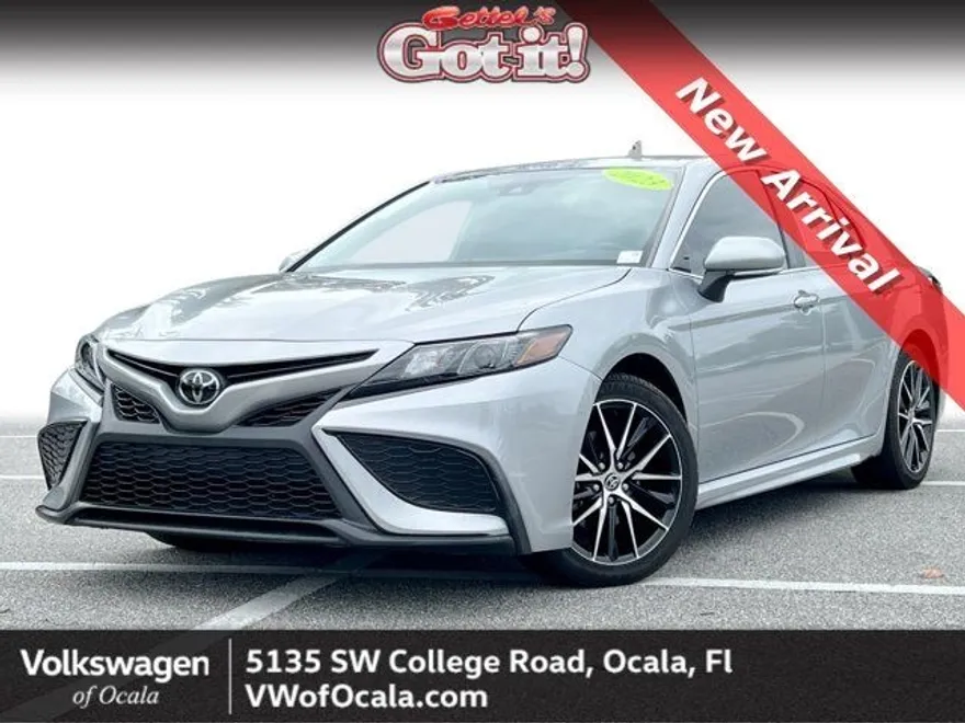 2023 Toyota Camry SE photo 1