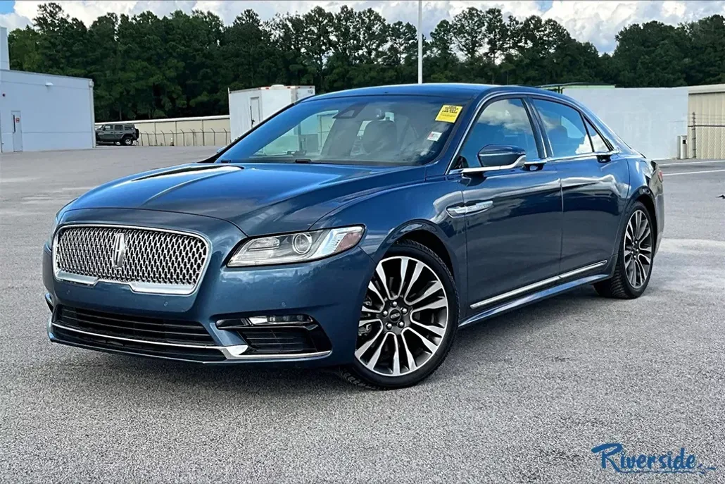 2019 Lincoln Continental Select photo 1