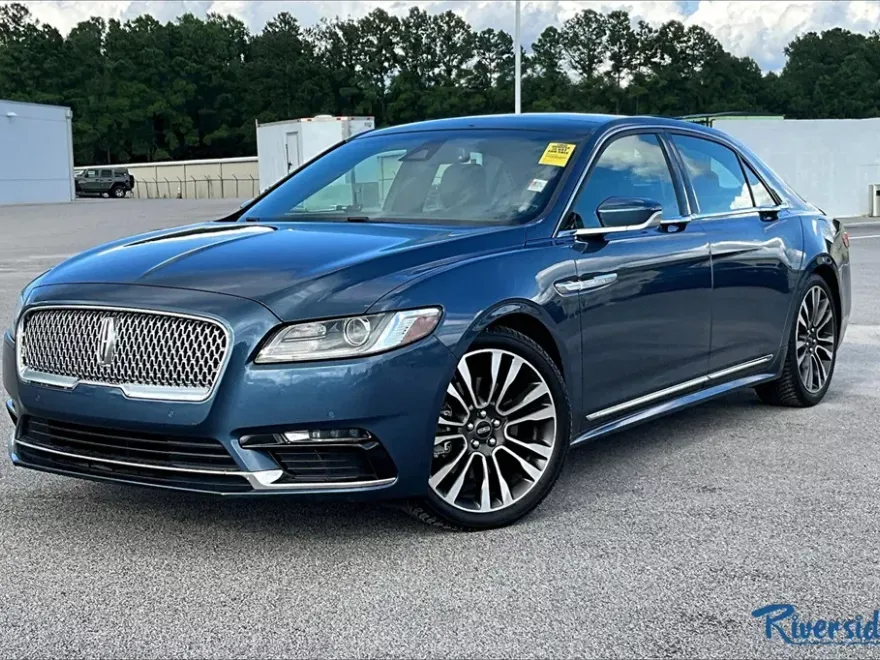 2019 Lincoln Continental Select photo 1