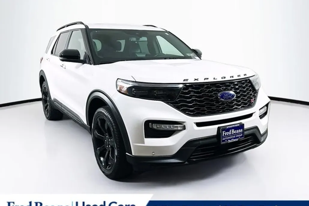 2023 Ford Explorer ST photo 1