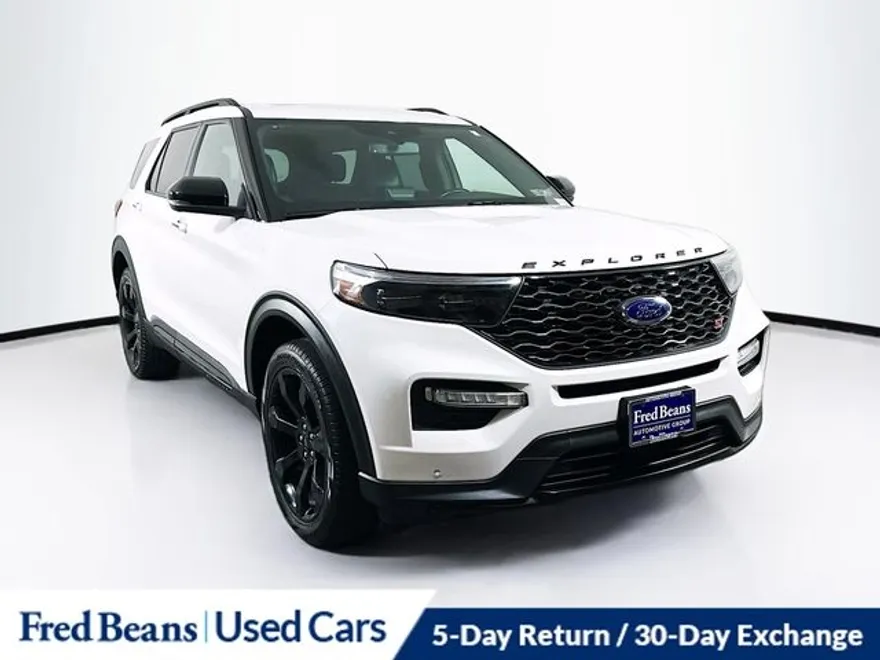 2023 Ford Explorer ST photo 1