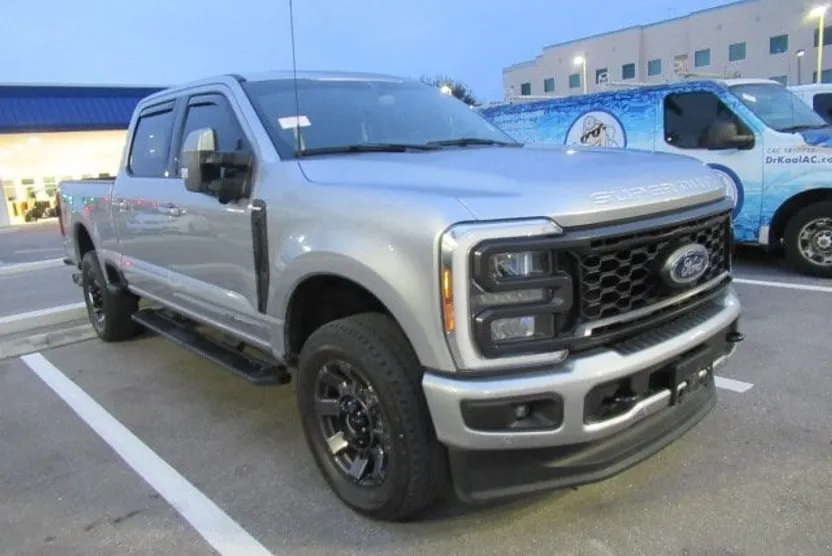2023 Ford F-250 Lariat photo 1