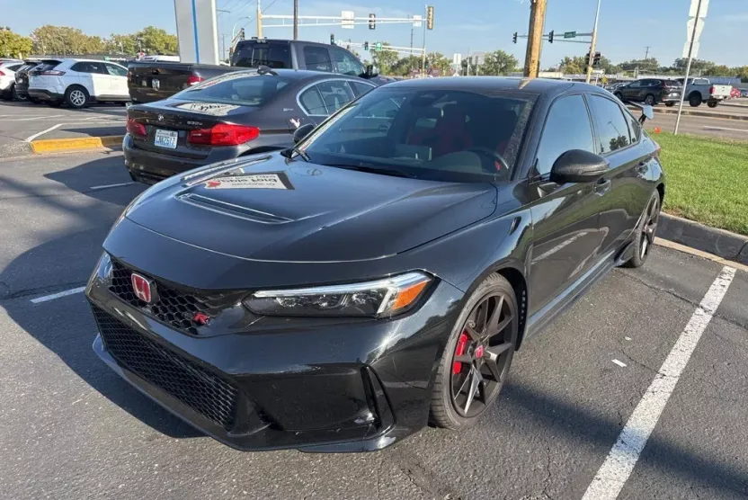 2023 Honda Civic Type R photo 1