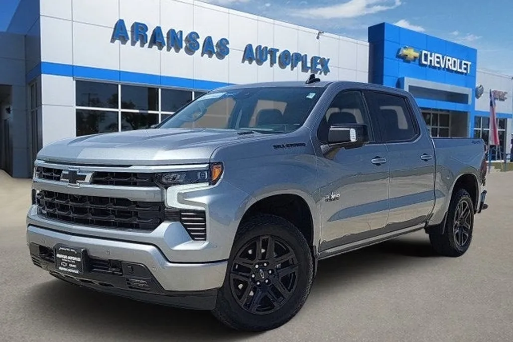 2024 Chevrolet Silverado 1500 RST photo 1