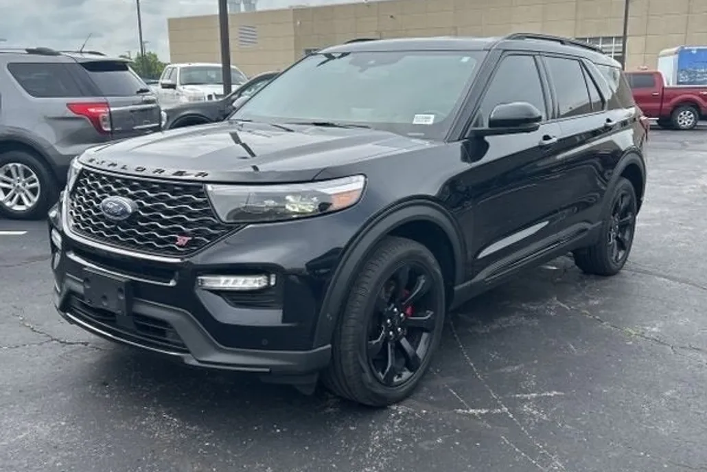 2022 Ford Explorer ST photo 1