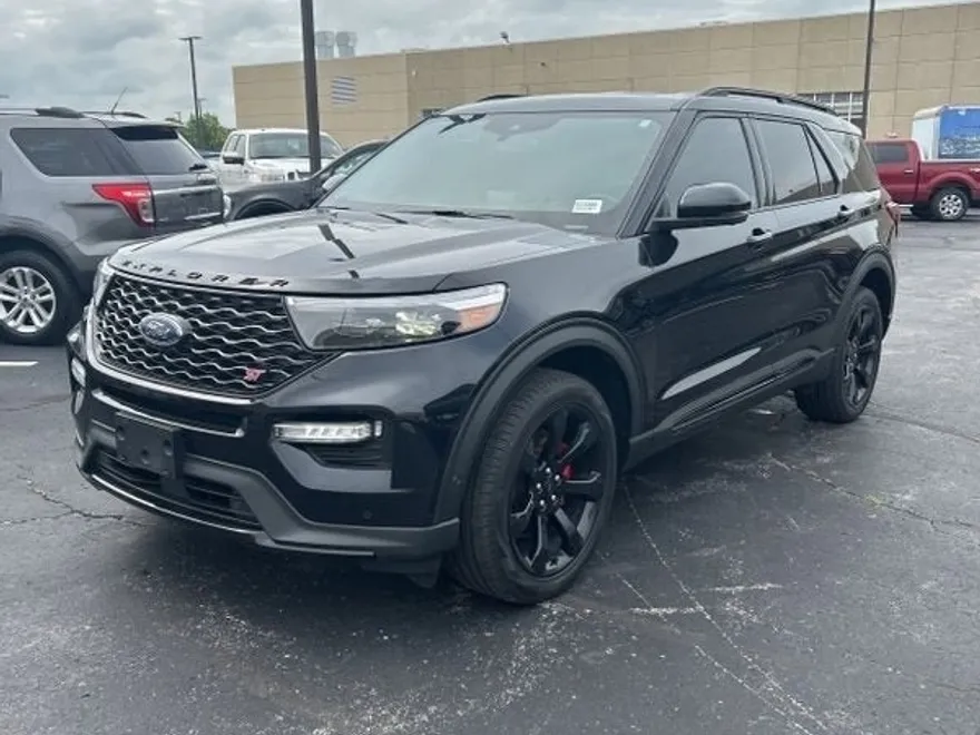 2022 Ford Explorer ST photo 1