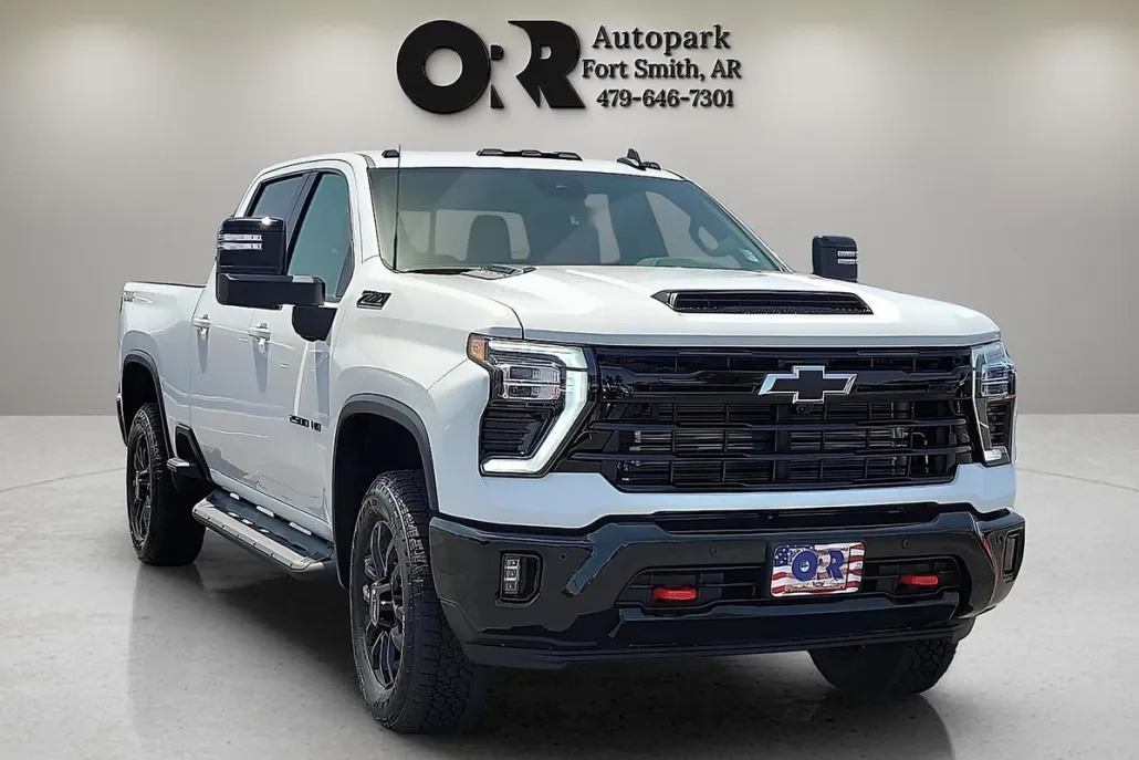 2025 Chevrolet Silverado 2500HD LT photo 1