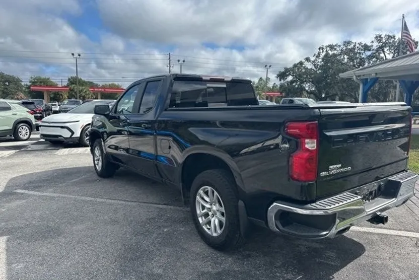 2019 Chevrolet Silverado 1500 LT photo 1
