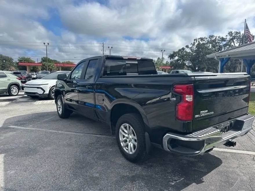2019 Chevrolet Silverado 1500 LT photo 1