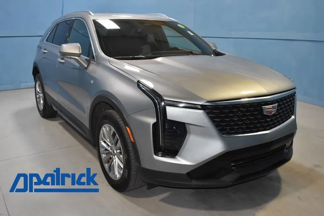 2024 Cadillac XT4 Premium Luxury photo 1