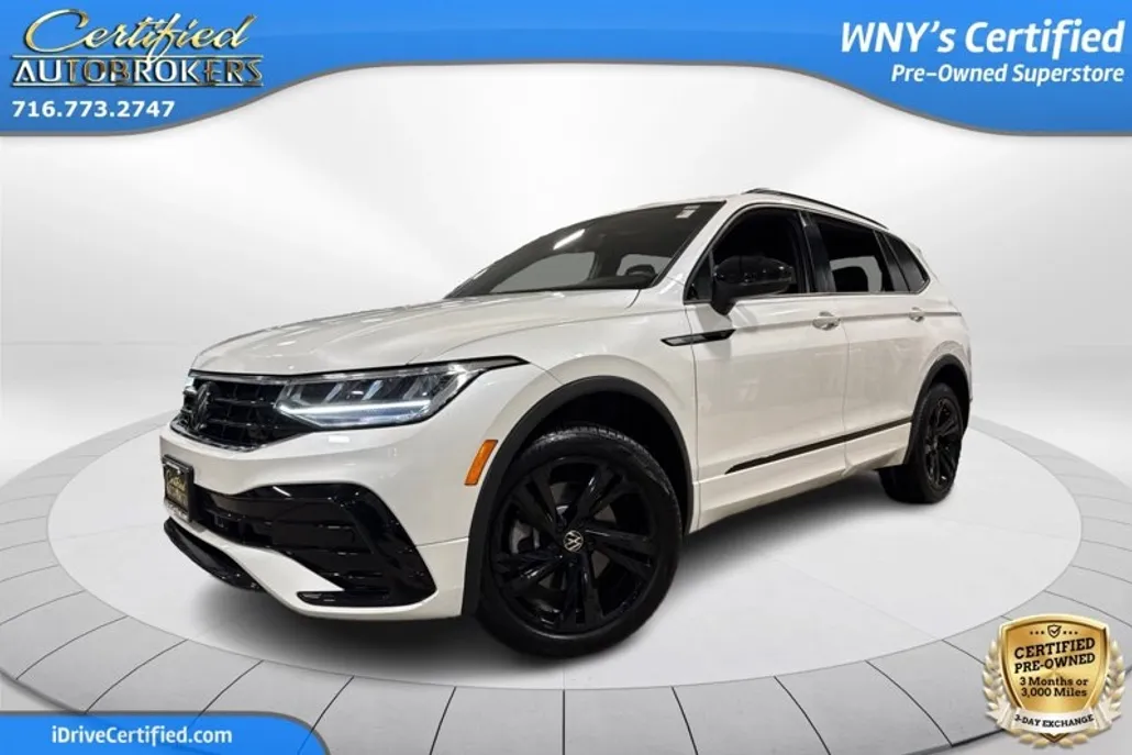 2024 Volkswagen Tiguan SE Wolfsburg Edition photo 1