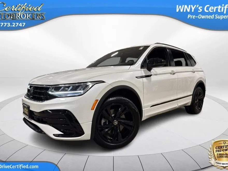 2024 Volkswagen Tiguan SE Wolfsburg Edition photo 1
