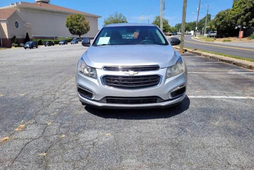 2016 Chevrolet Cruze LS photo 1