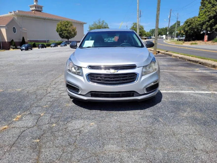 2016 Chevrolet Cruze LS photo 1