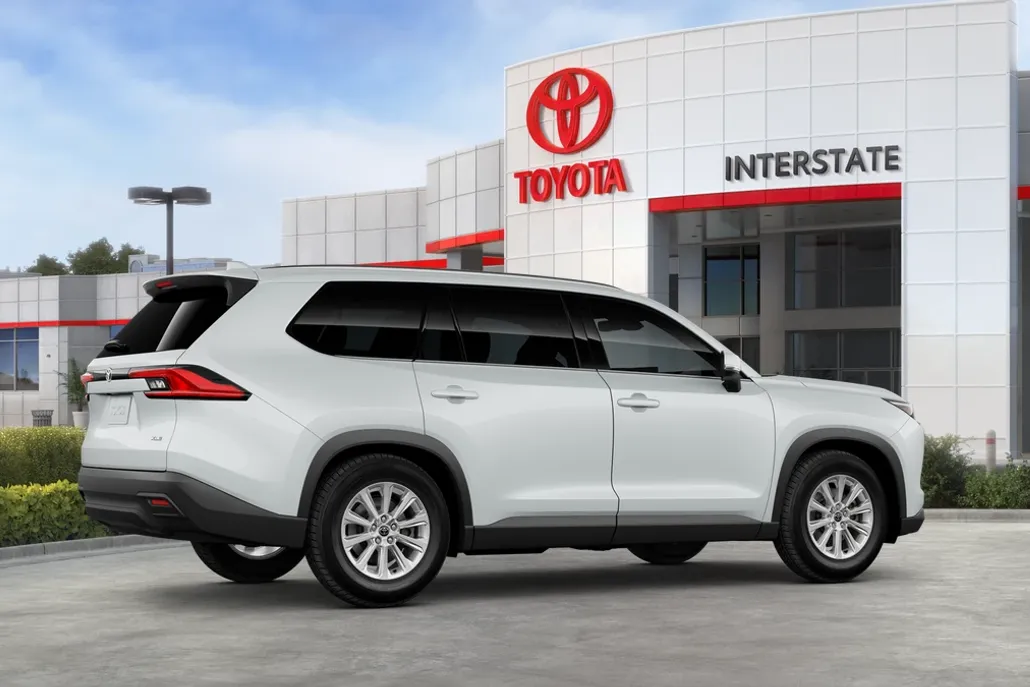 2025 Toyota Grand Highlander XLE photo 1
