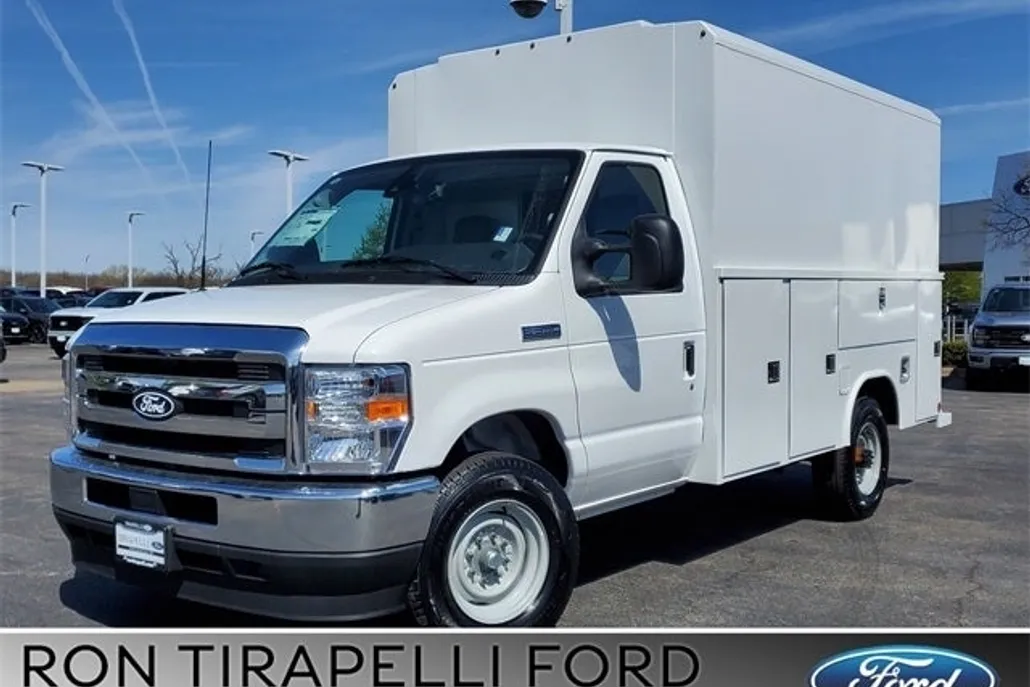 2026 Ford E-350 photo 1