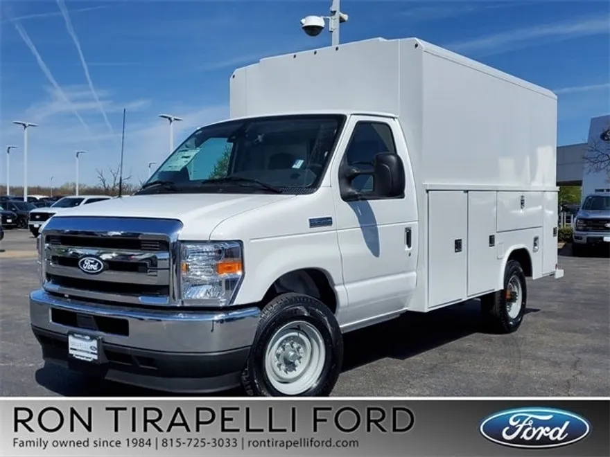 2026 Ford E-350 photo 1