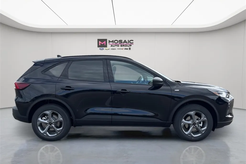 2025 Ford Escape ST-Line photo 1