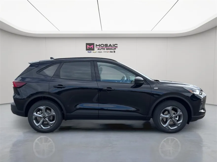 2025 Ford Escape ST-Line photo 1