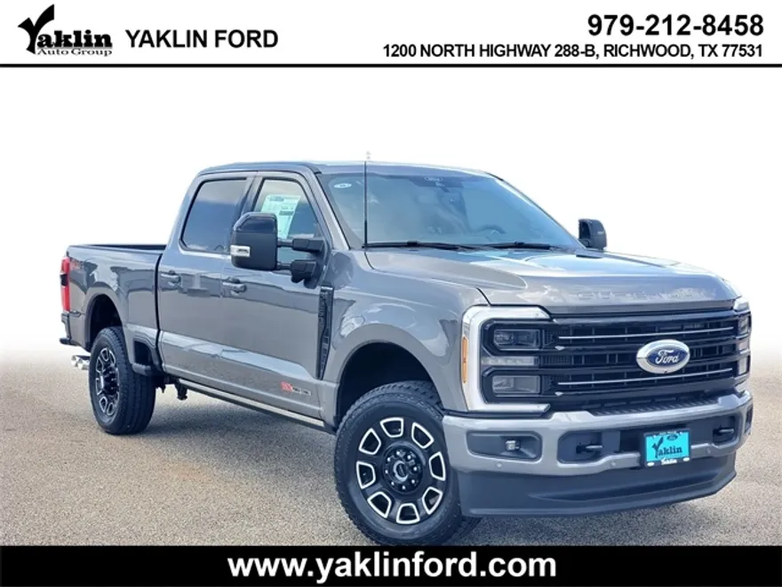 2025 Ford F-250 Platinum photo 1