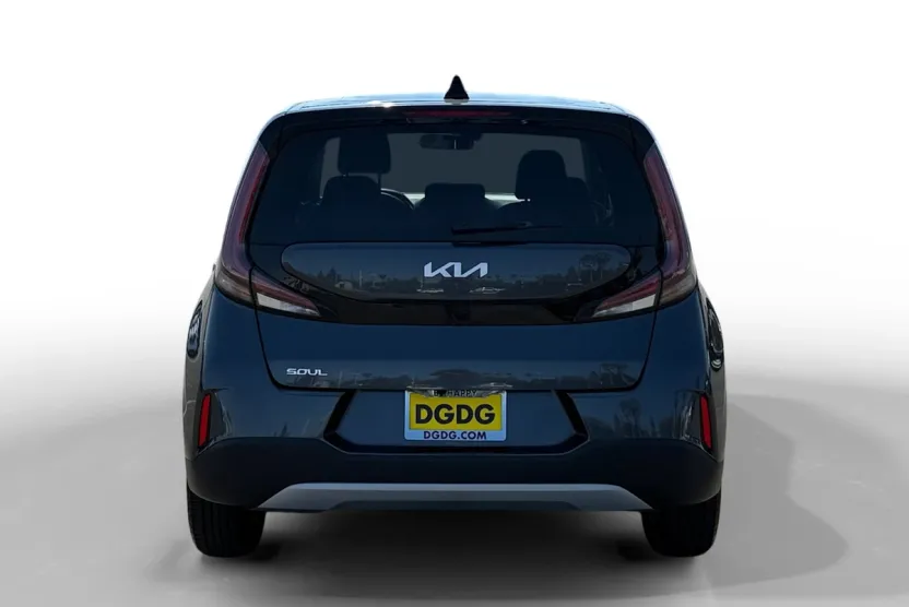2023 Kia Soul LX photo 1