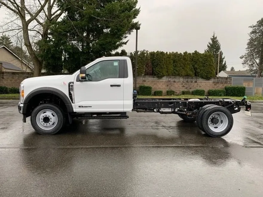 2024 Ford F-450 photo 1