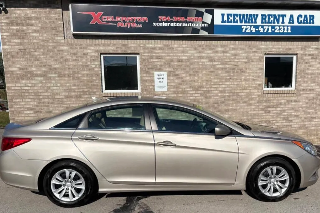 2011 Hyundai Sonata GLS photo 1