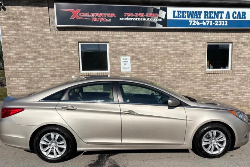 2011 Hyundai Sonata GLS photo 1