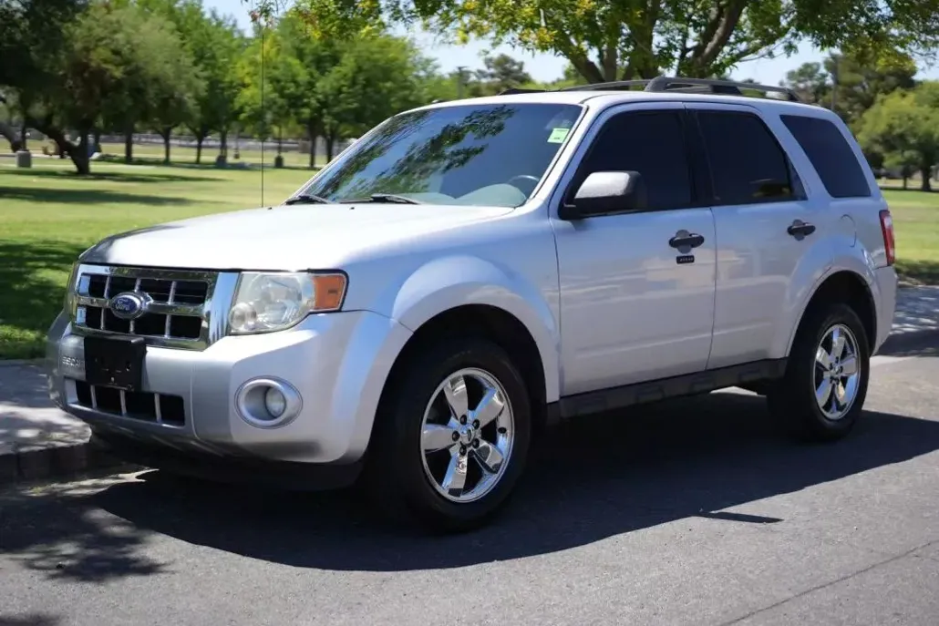 2010 Ford Escape XLT Sport photo 1