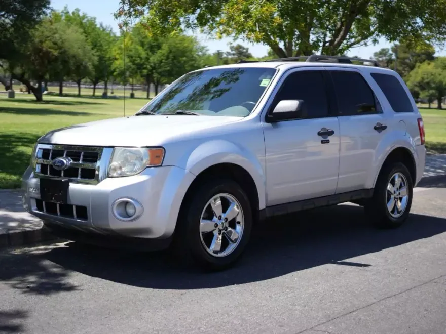 2010 Ford Escape XLT Sport photo 1