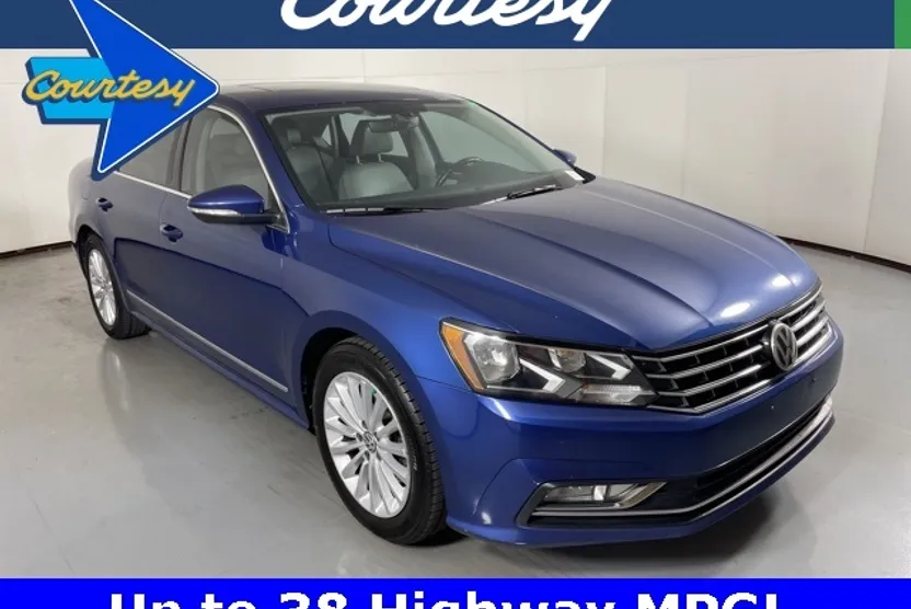 2016 Volkswagen Passat SE photo 1