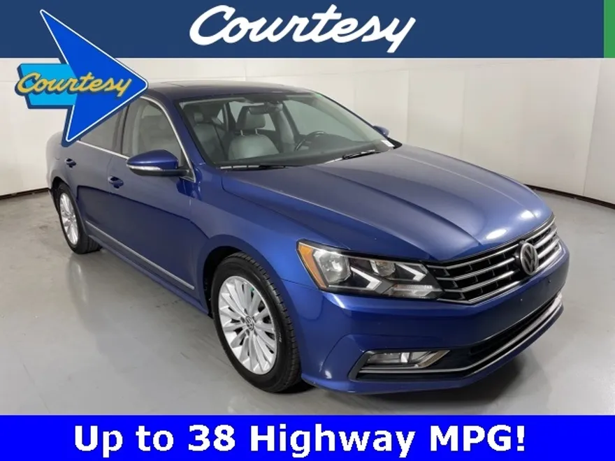 2016 Volkswagen Passat SE photo 1