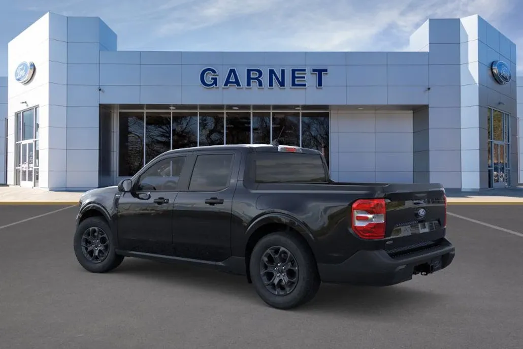 2025 Ford Maverick XLT photo 1