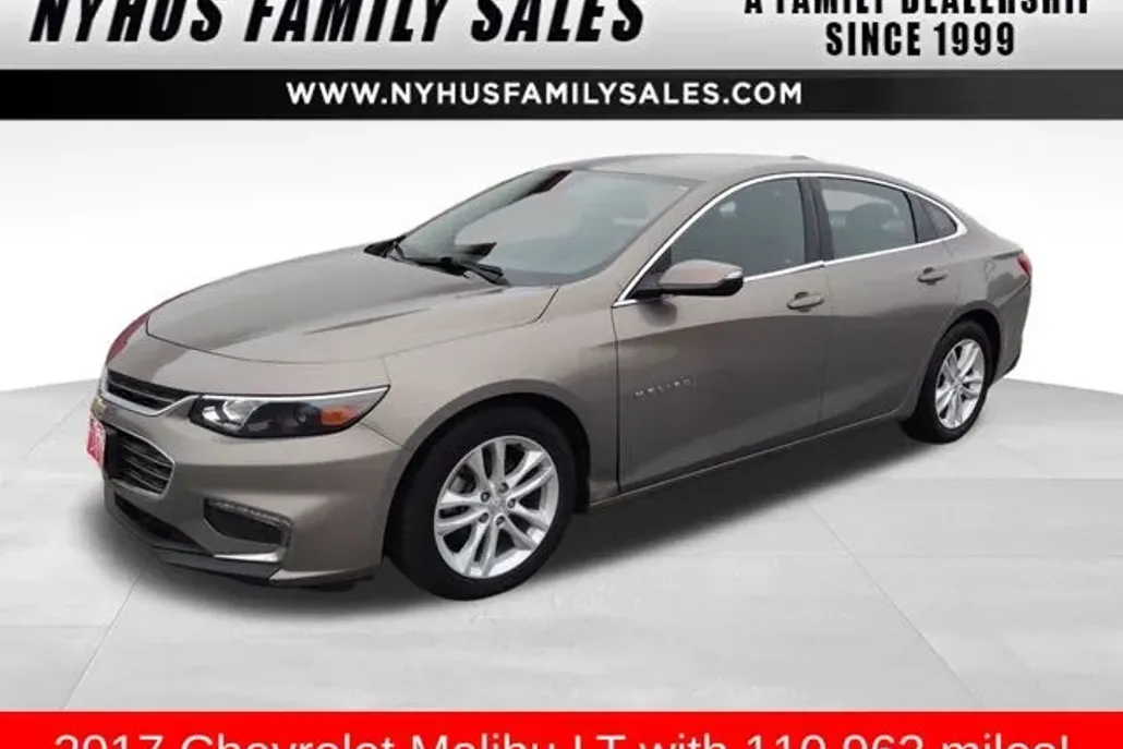 2017 Chevrolet Malibu 1LT photo 1