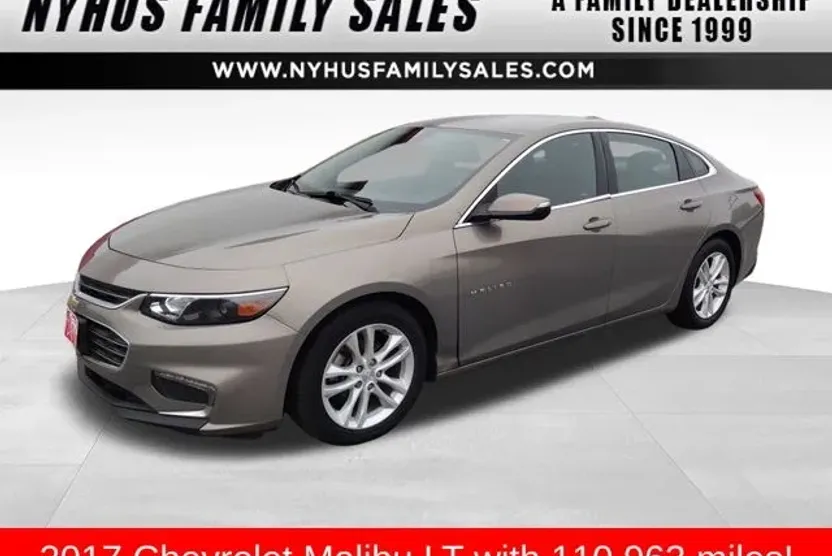 2017 Chevrolet Malibu 1LT photo 1