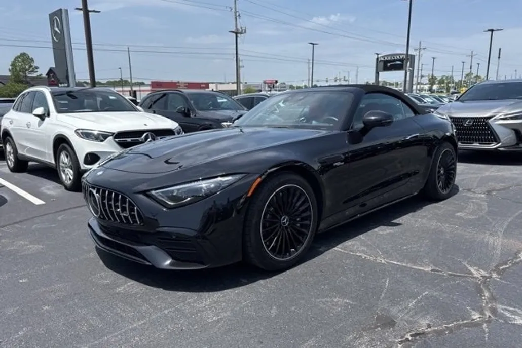 2025 Mercedes Benz SL AMG 43 photo 1