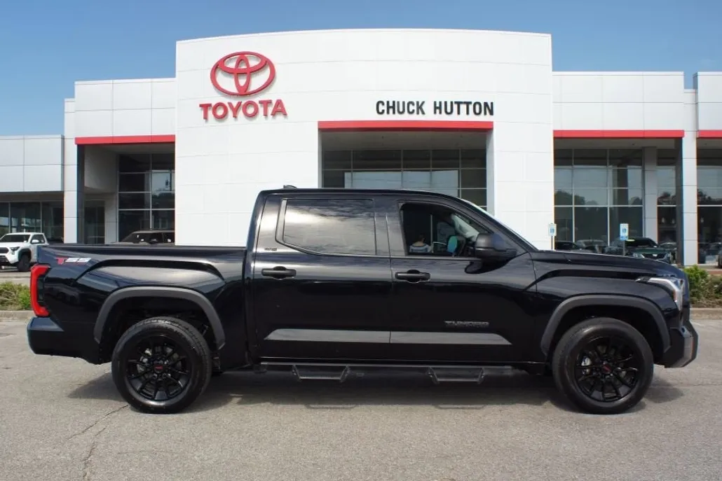 2022 Toyota Tundra SR5 photo 1
