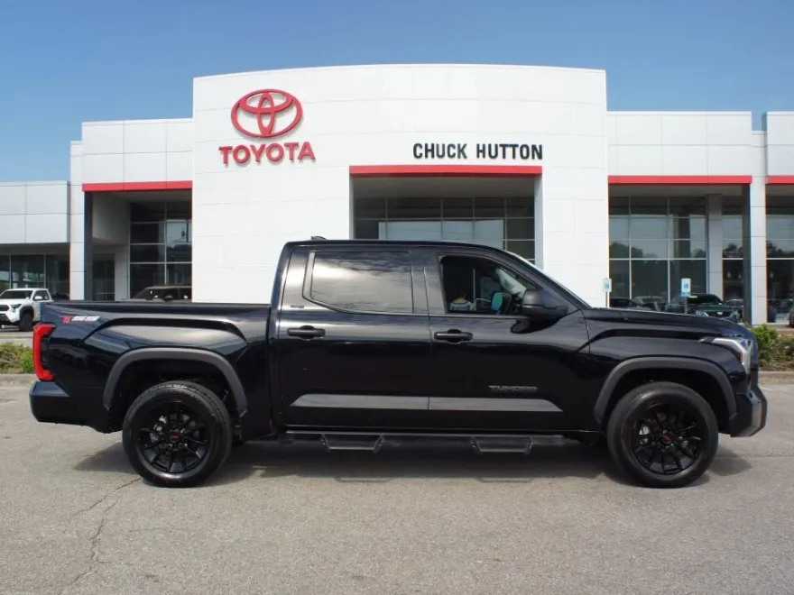 2022 Toyota Tundra SR5 photo 1
