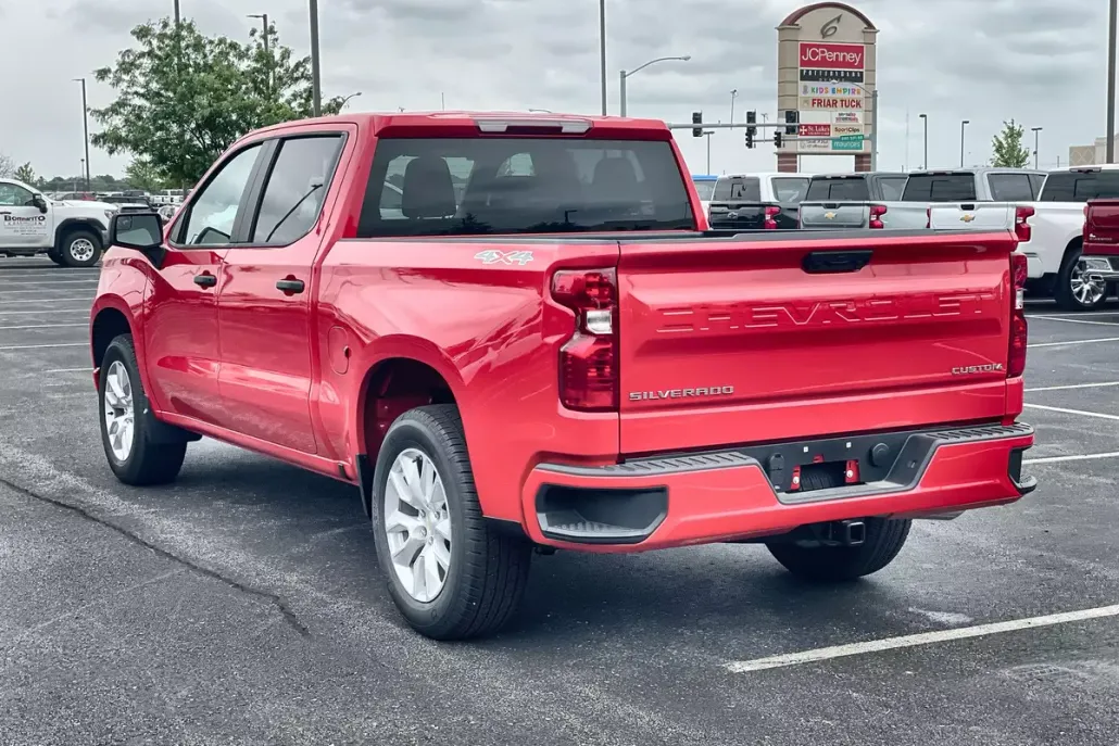 2025 Chevrolet Silverado 1500 Custom photo 1