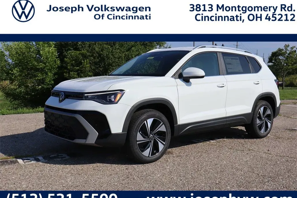 2025 Volkswagen Taos SE photo 1