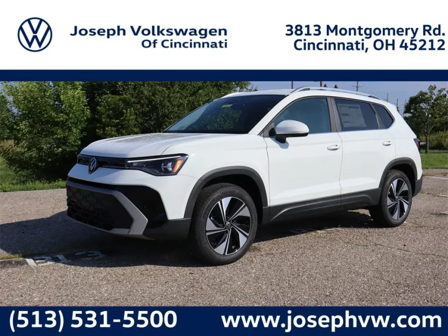 2025 Volkswagen Taos SE photo 1