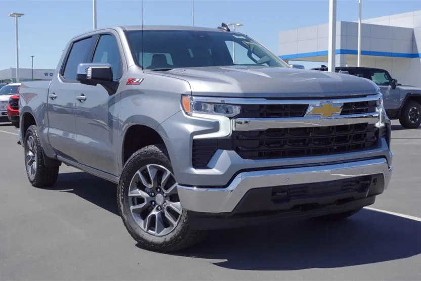 2025 Chevrolet Silverado 1500 LT1 photo 1