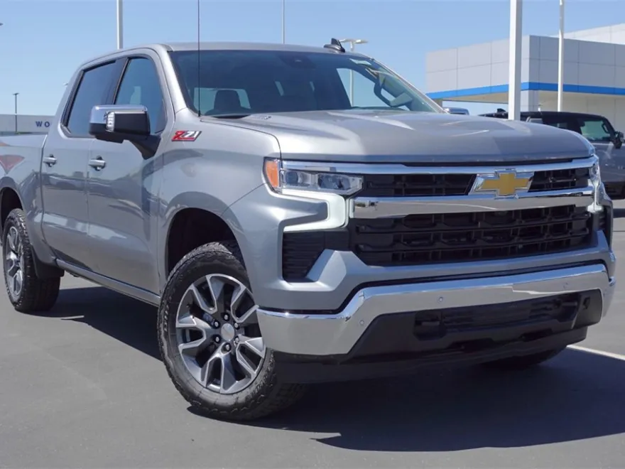 2025 Chevrolet Silverado 1500 LT photo 1