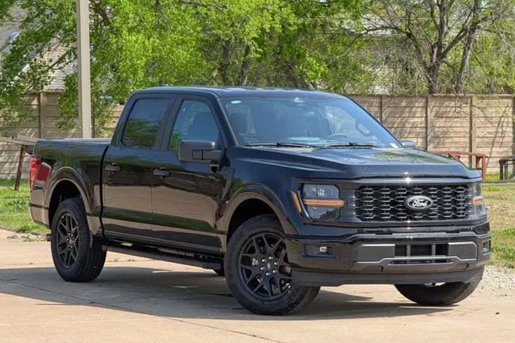 2025 Ford F-150 STX photo 1