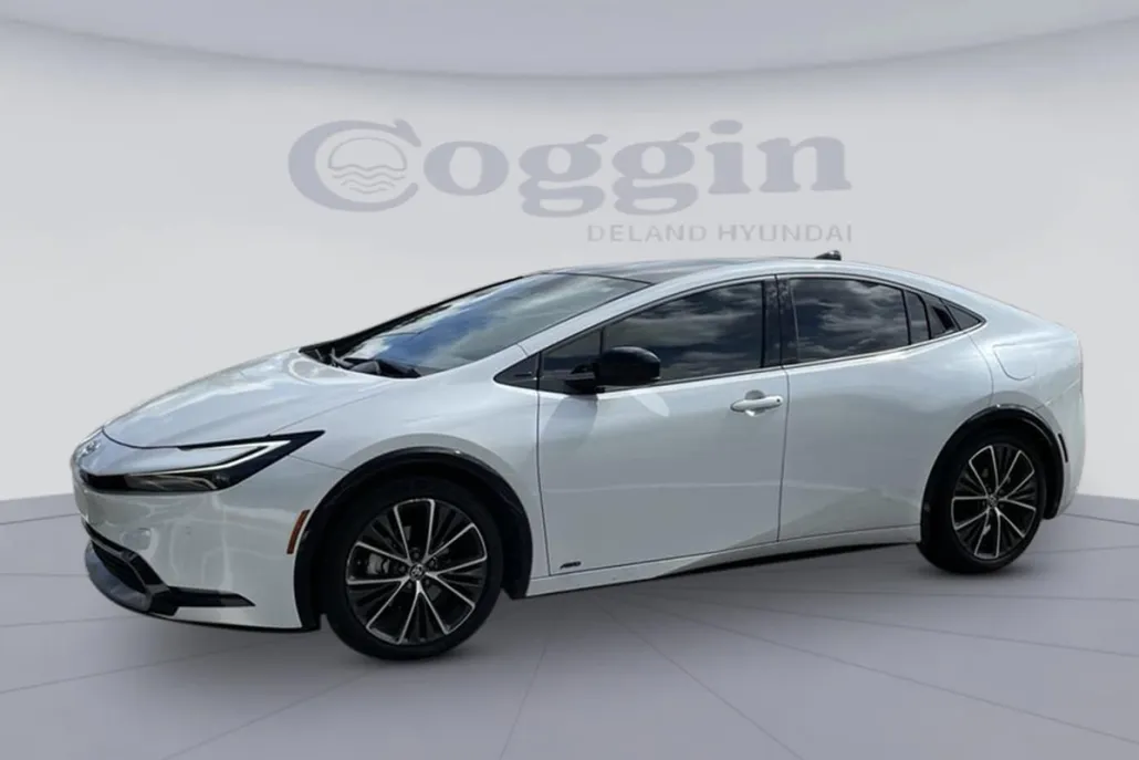 2024 Toyota Prius Limited photo 1