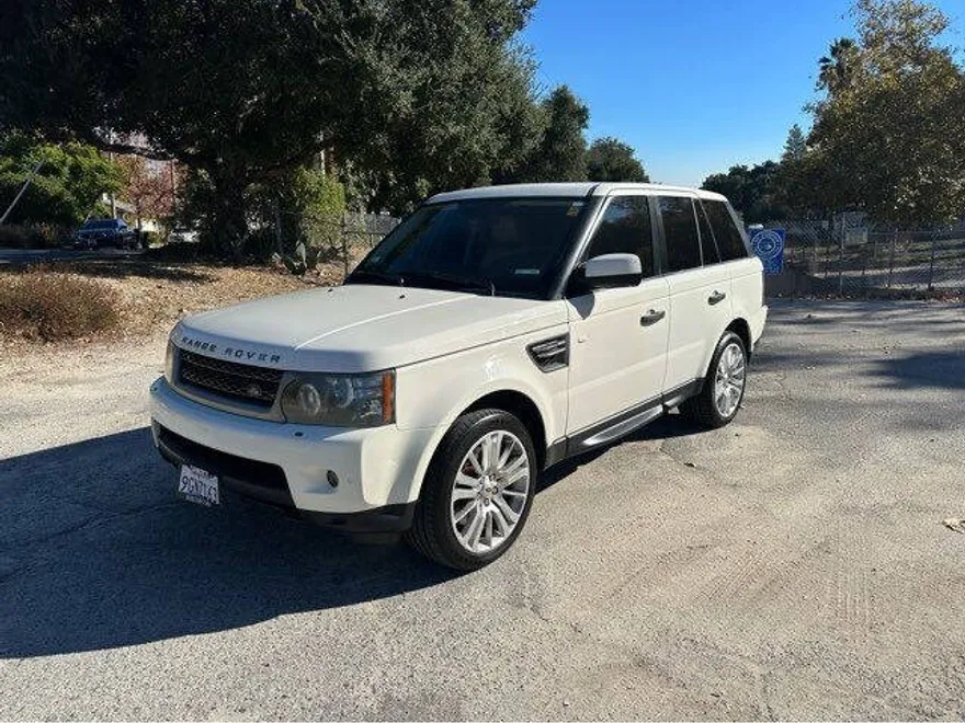2010 Land Rover Range Rover Sport HSE photo 1