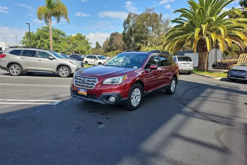 2017 Subaru Outback 2.5i Premium photo 1