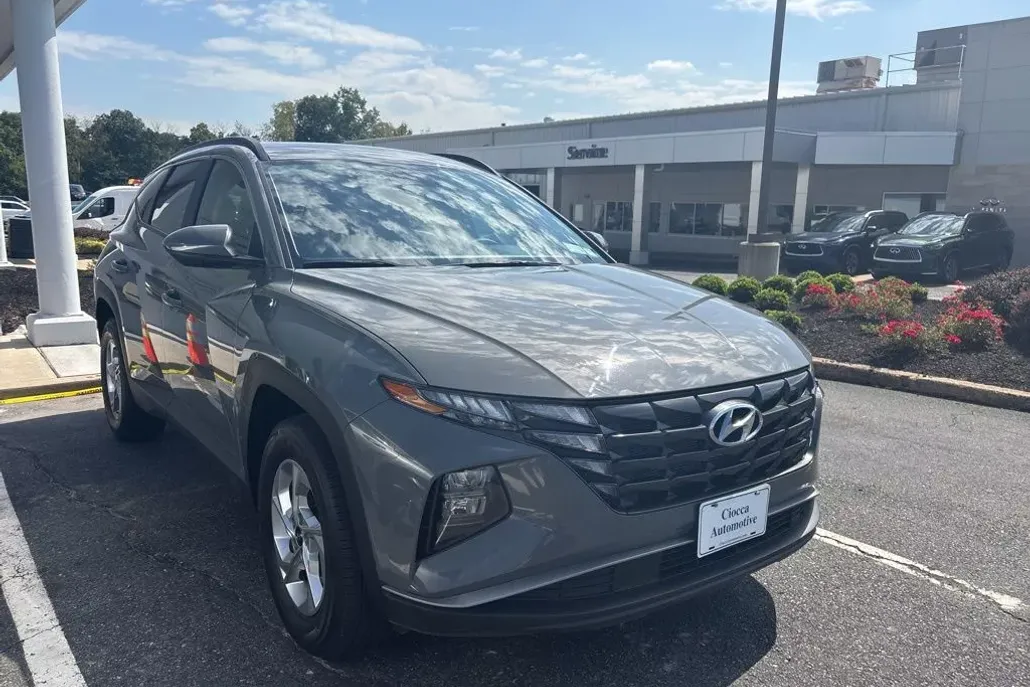 2024 Hyundai Tucson SEL photo 1
