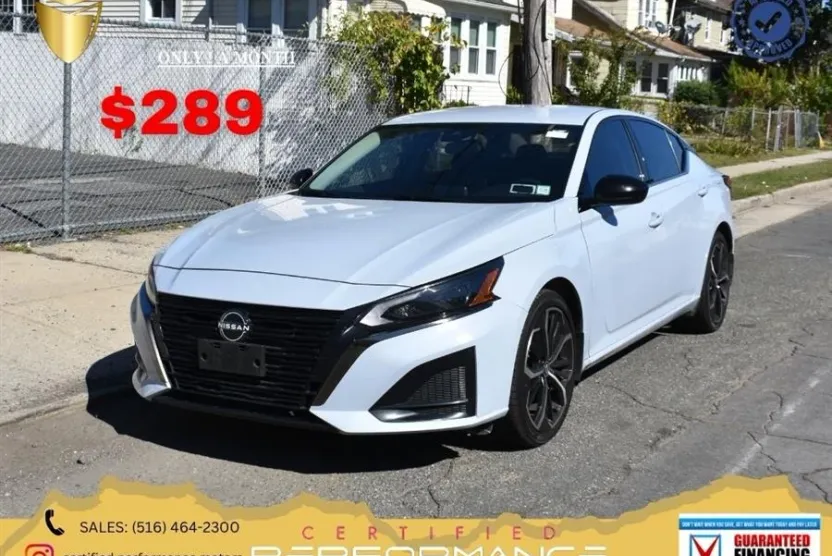 2023 Nissan Altima 2.5 SR photo 1