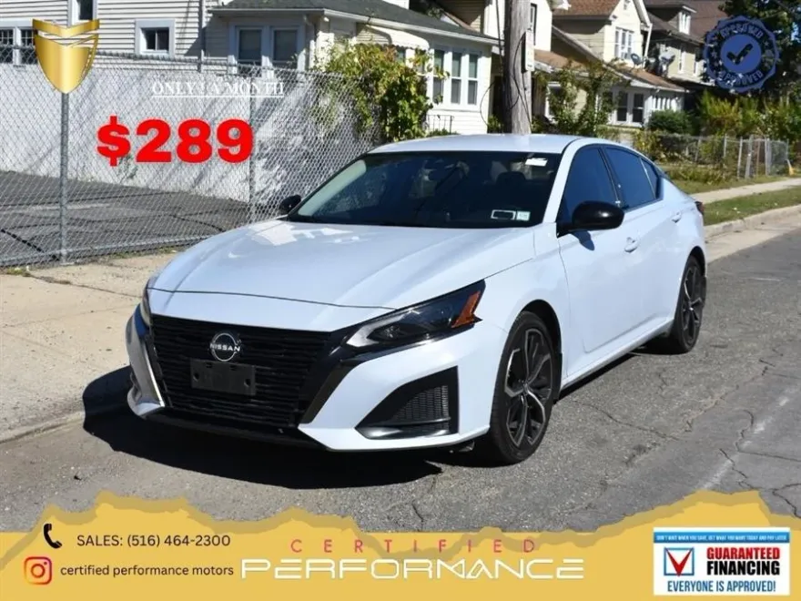 2023 Nissan Altima 2.5 SR photo 1